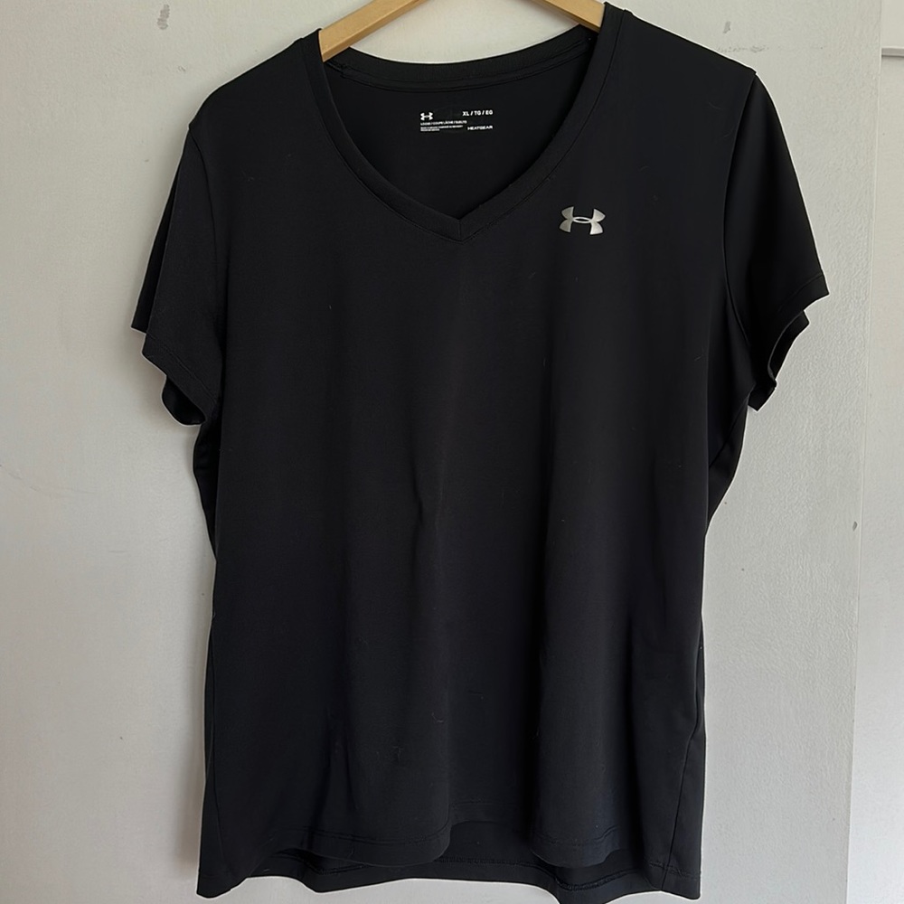 EUC Under Armour Heat Gear athletic top